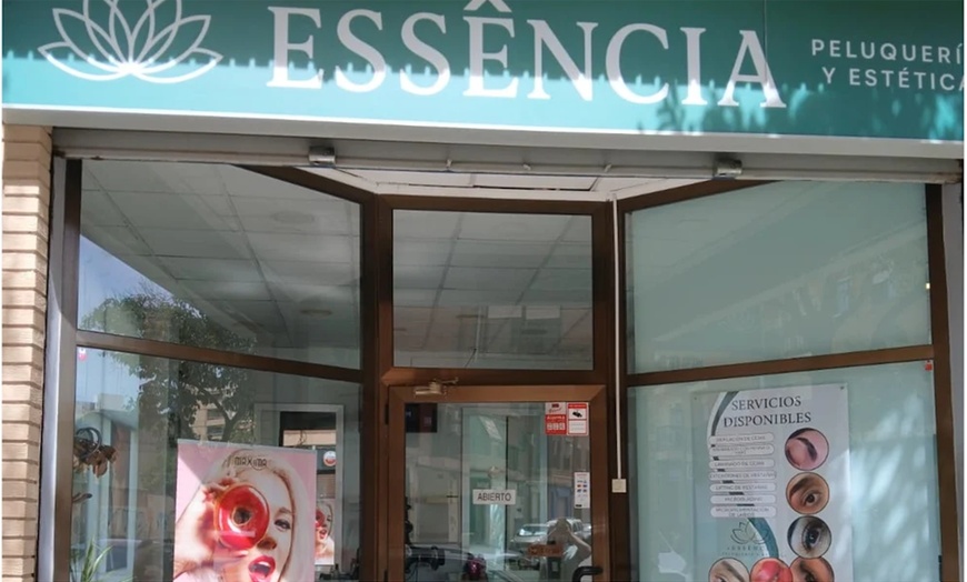 Image 3: Hasta 29% de dto. en Spa/Salón de uñas - Manipedicura en Essencia Peluqueria y Estética