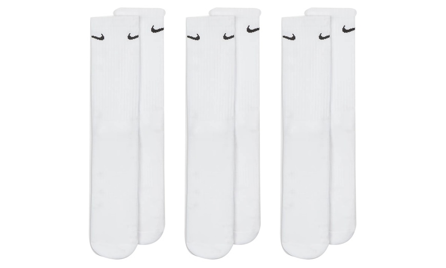 Image 9: Three-Pack Nike Men's Everyday Cushioned Socks 