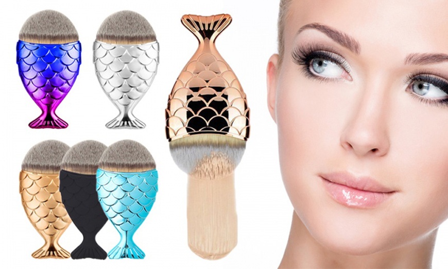 Image 14: Make Up Accessories