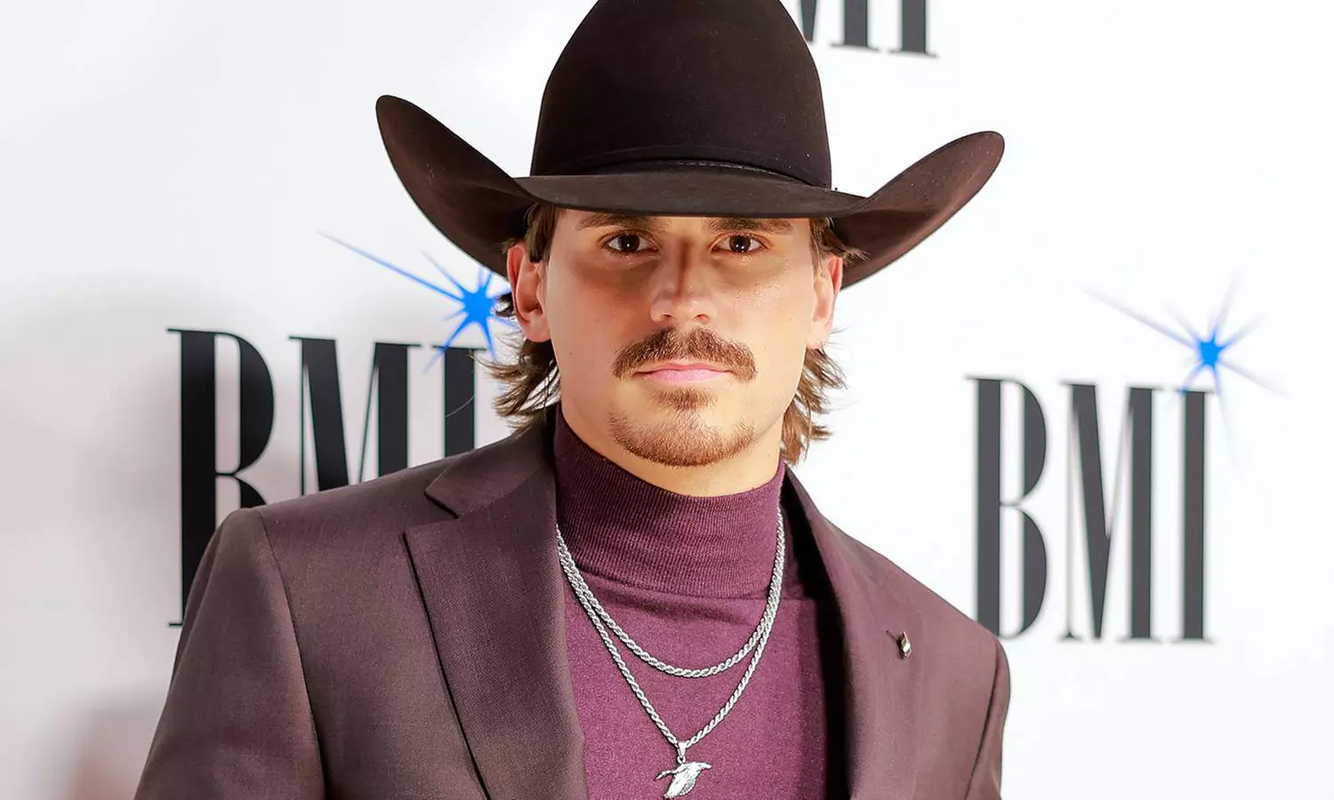 Enjoy 6 Premier Bars, Country Music Acts, Afterparty Access & More
