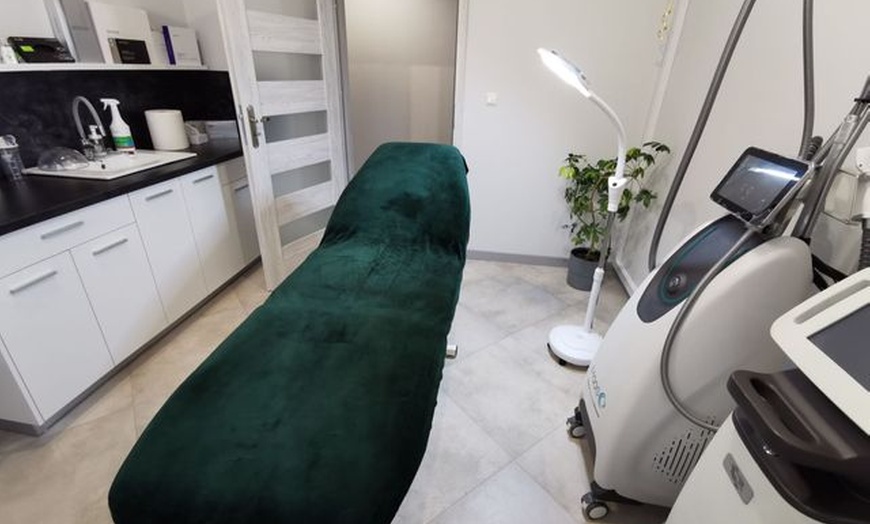 Image 5: Zrelaksuj się: Masaż pleców i ciała lub masaż Kobido w sercu Lublina
