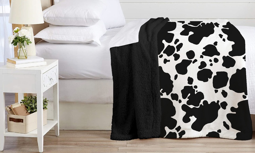 Image 4: Ultrasoft sherpa & microfiber deken