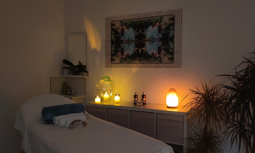 Image 3: Higiene facial con microdermoabrasión y Kobido o lifting facial