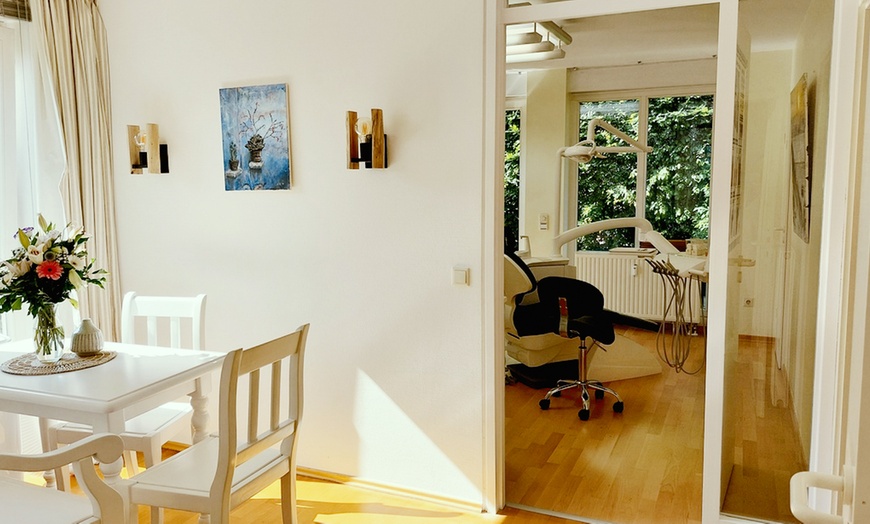 Image 5: Wertgutschein: Professionelle Zahnreinigung für 1 Person