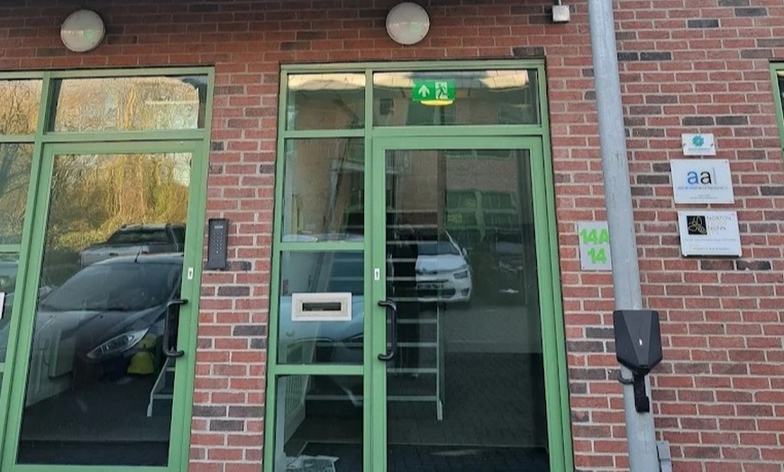 Image 8: 60 Or 90-Minute Top to Toe Massage / 30-Minute Indian Head Massage