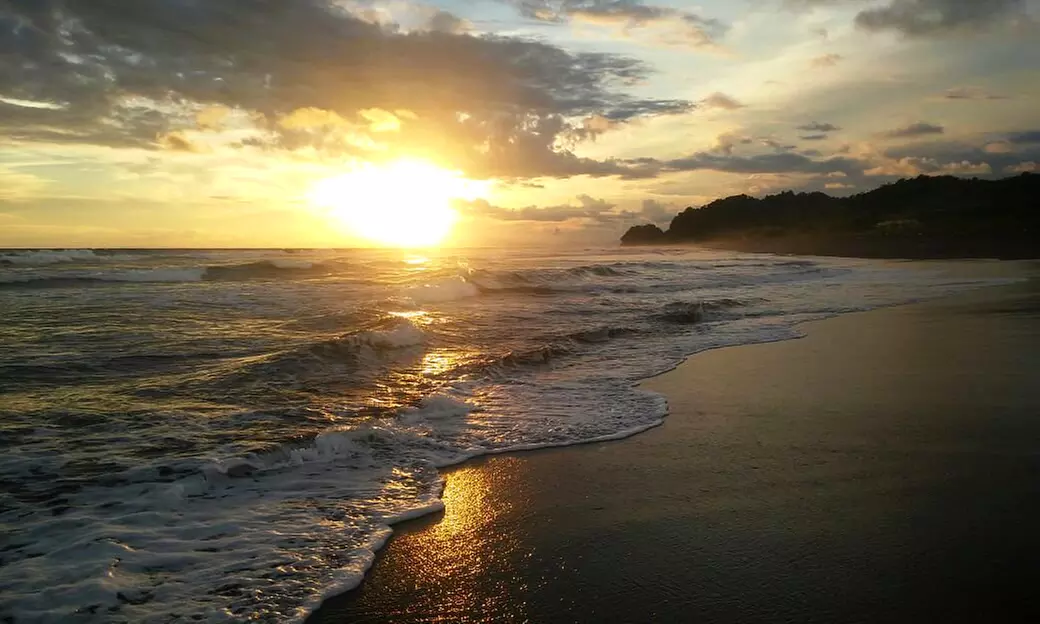 ✈5-Night Costa Rica Volcano & Beach Vacation w/ Air from Travel by Jen