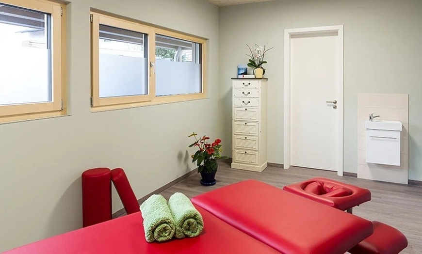 Image 3: 50 od. 80 Min. indische Energie-Massage mit Tiefenwirkung für 1 Person