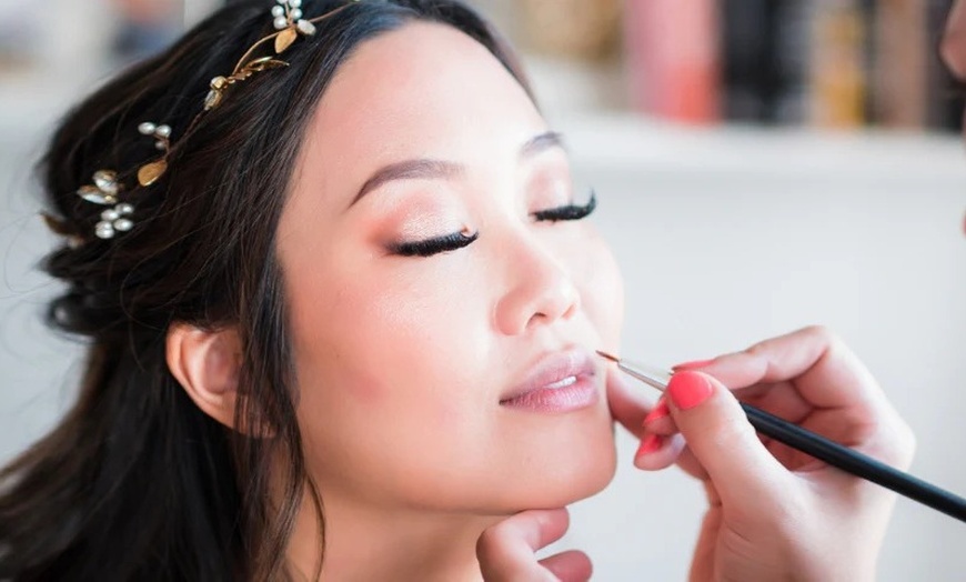 Image 1: Bridal & Special Occasions Makeup Online Course