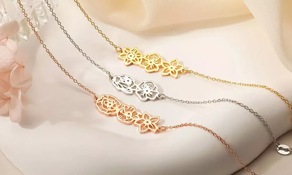 Personalisierte Blütenkette oder Halskette mit Blumenscheibe