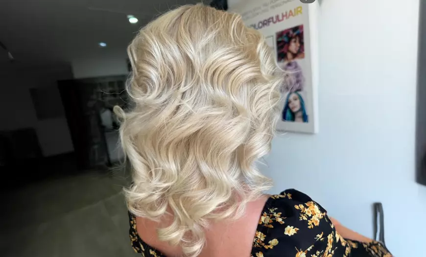 Image 13: Sesión de peluquería con lavado, corte y secado y opción a coloración