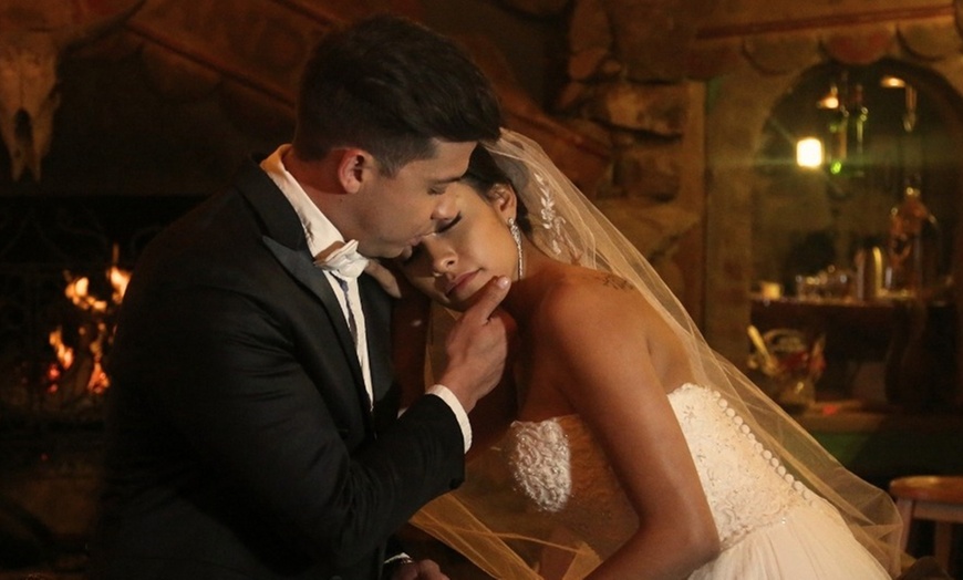 Image 1: Sesión fotográfica con duración a elegir para diferentes eventos 