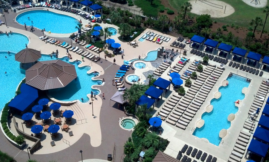 Image 51: Luxury Oceanfront Resort – Private Pools, Lazy River & Swim-Up Bar