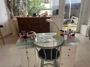 Beauté des mains & pieds, semi-permanent, ongles en gel : prestation d'onglerie au choix (jusqu'à 52% de remise)