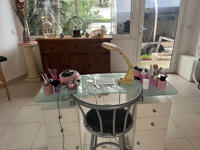 Pose de vernis semi permanent sur les mains OU pieds - Secret de femme  avenue des platanes