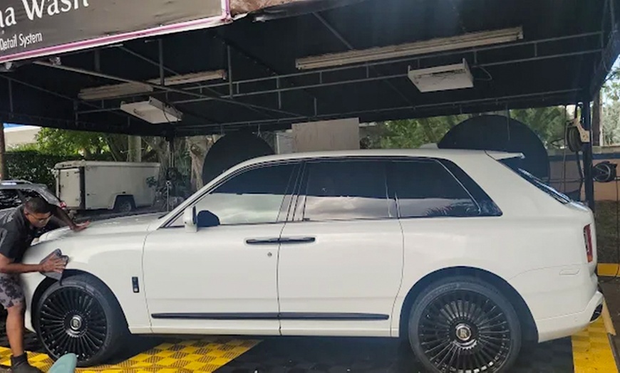 Image 2: Transform Your Ride: Smart Deluxe Cleaning for Cars