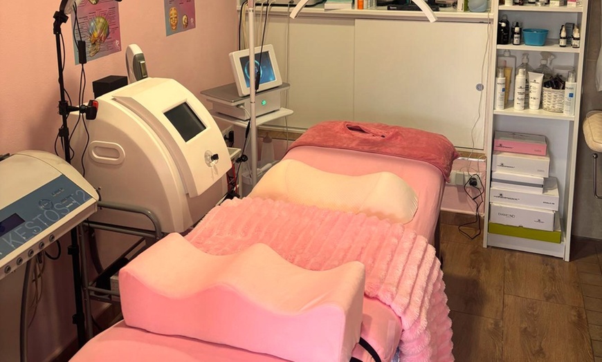 Image 2: Rituales faciales con higiene, punta de diamante y hollywood peel