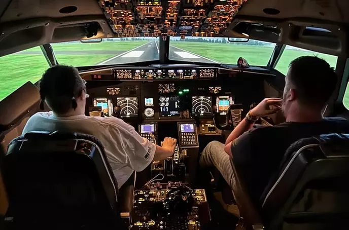 Flight Simulator Experience at SimAir737