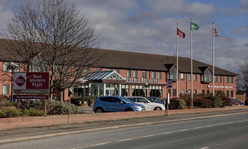 Image 11: Leeds: Executive Double Room with Late Checkout