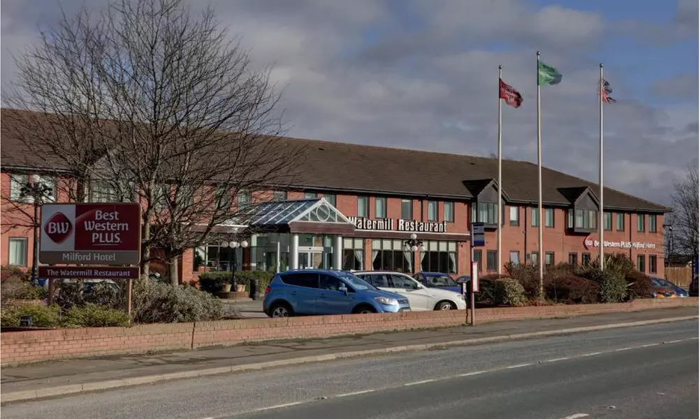 Leeds: Executive Double Room with Late Checkout