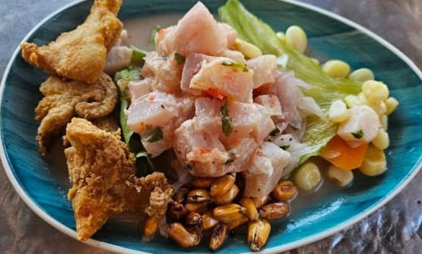 Image 2: Menú mediterráneo-peruano para 2 o 4 personas con opción a cócteles