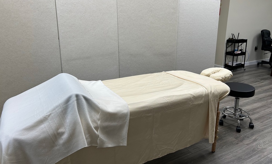 Image 7: Enjoy Hot Stone Massage for 30, 60, or 90 Minutes