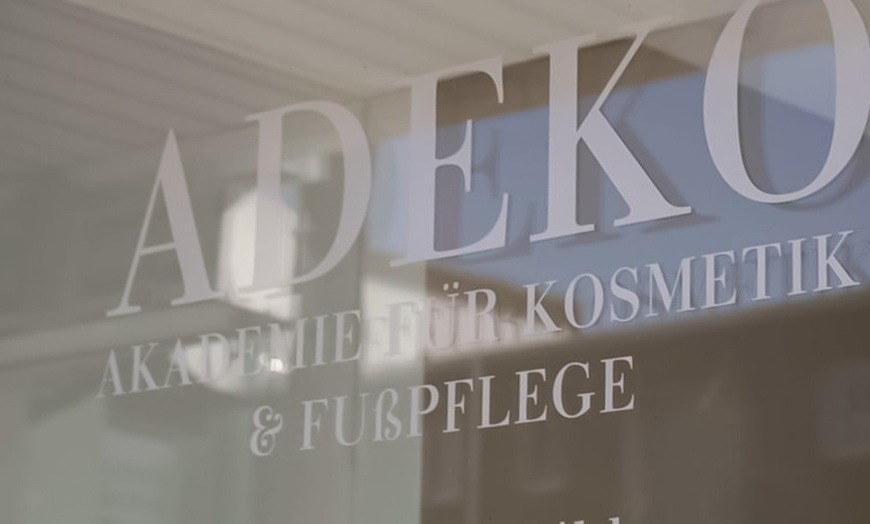 Image 6: Kosmetische Fußpflege, opt. mit Lack und/oder Pododisk-Technologie