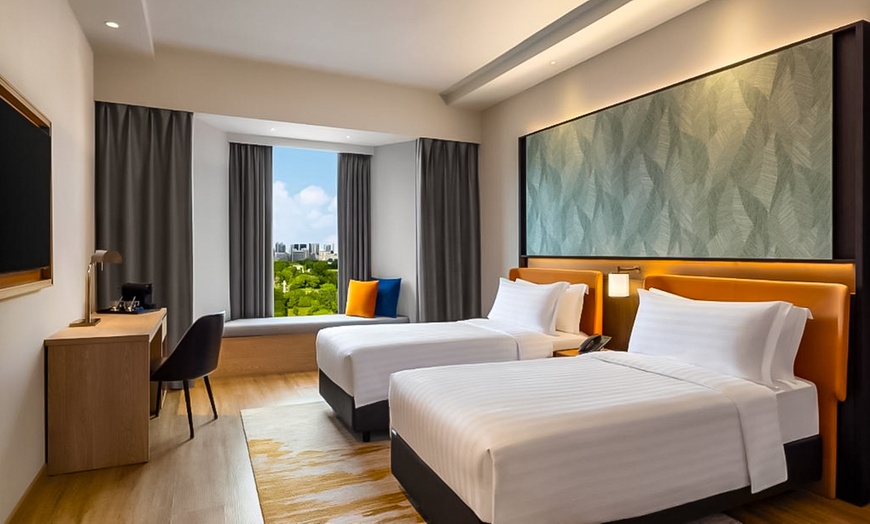 Image 4: 14-Night Fly, Cruise & Stay Package – Singapore Aboard Royal Caribbean