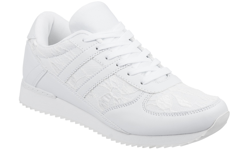 Image 6: Women's Memory-Foam Trainers