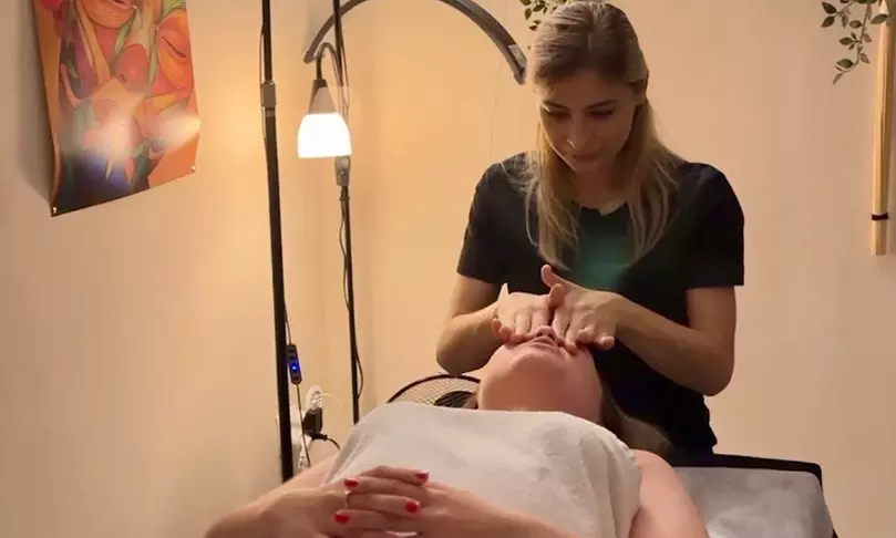 Liftingujący masaż twarzy Kobido w Face Beauty