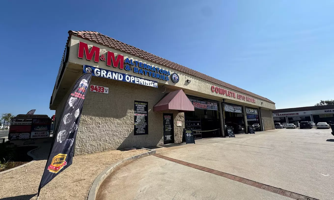 Comprehensive Oil Change, Fluid Top Off or Full Service Oil Change