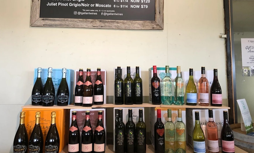 Image 4: Italian Feast with Pizza, Wine & More for Up to 10 People