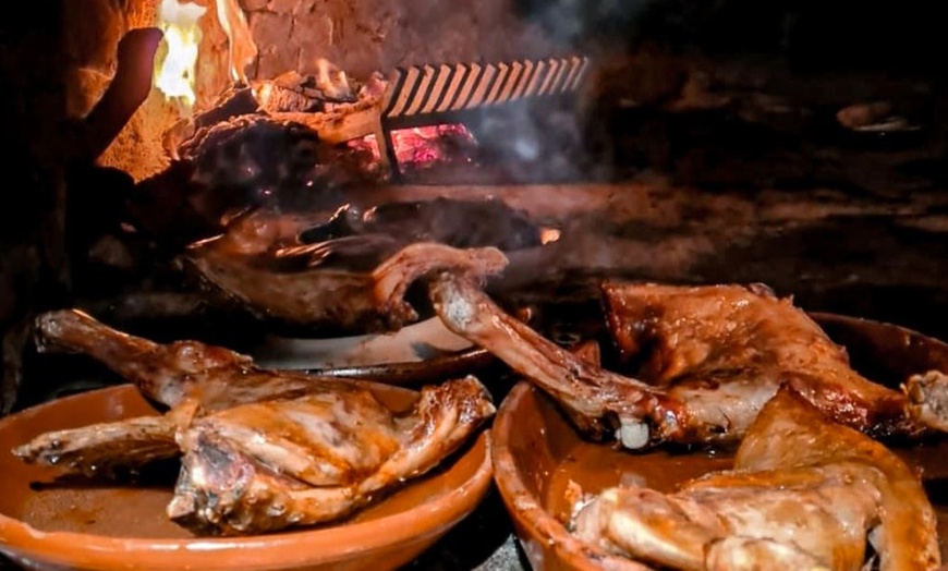 Image 2: Menú degustación con aperitivo, entrantes, principal y postre