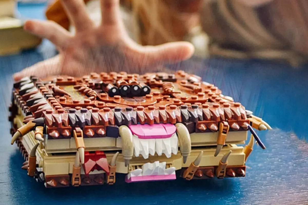 3D Monster Book of Monsters Building Set