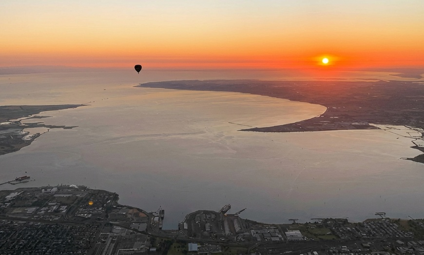 Image 4: Weekday Sunrise Balloon Flight Over Geelong w/ Breakfast for 1 or 2