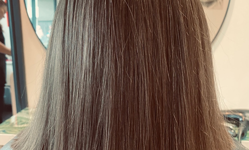 Image 2: Transform Your Look: Brazilian Keratin Treatment with Optional Haircut