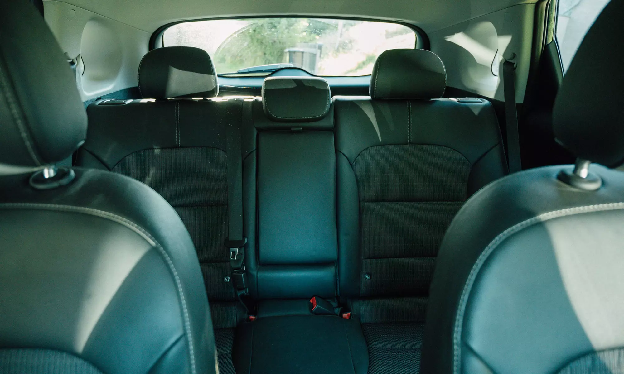 Basic oder Spezial Auto-Innenraumpflege mit Dampfreinigung