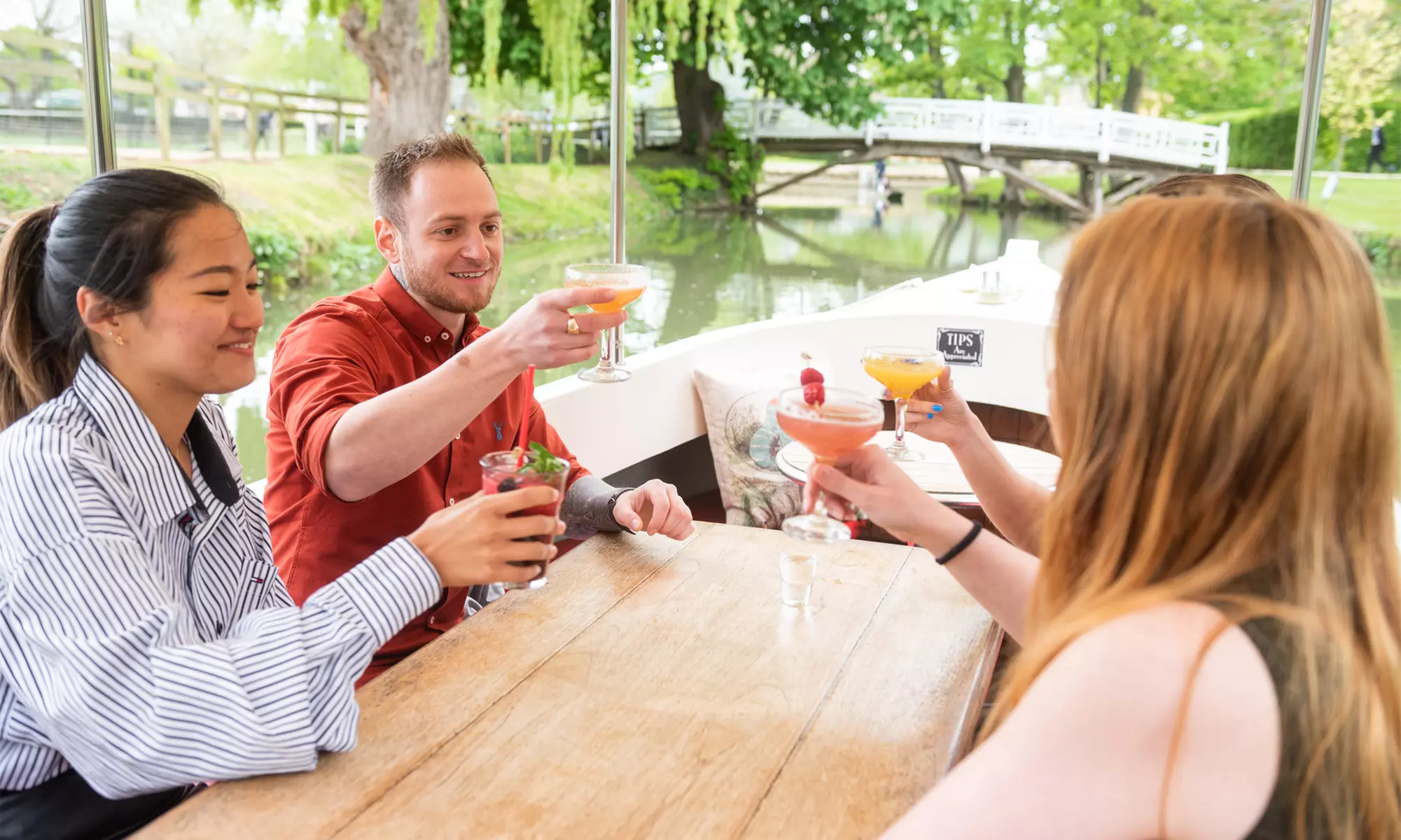 Afternoon Tea Sightseeing River Cruise in Oxford for Kids or Adults