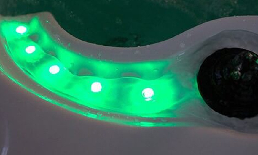 Image 6: Home Deluxe Outdoor Whirlpool BEACH, optional mit Treppe & Abdeckung