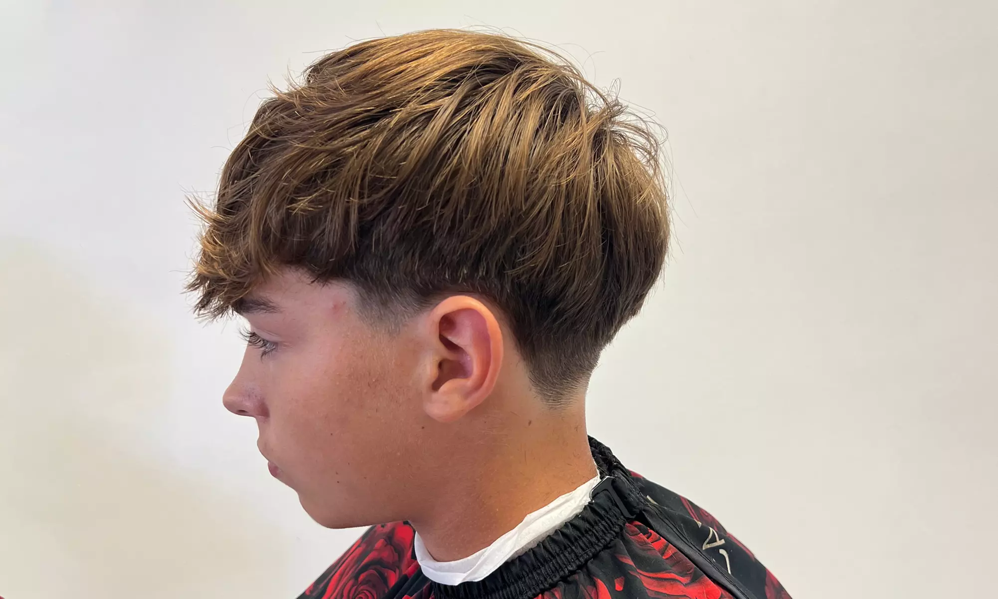 Transform Your Look with a Men's Haircut with or without Shampoo