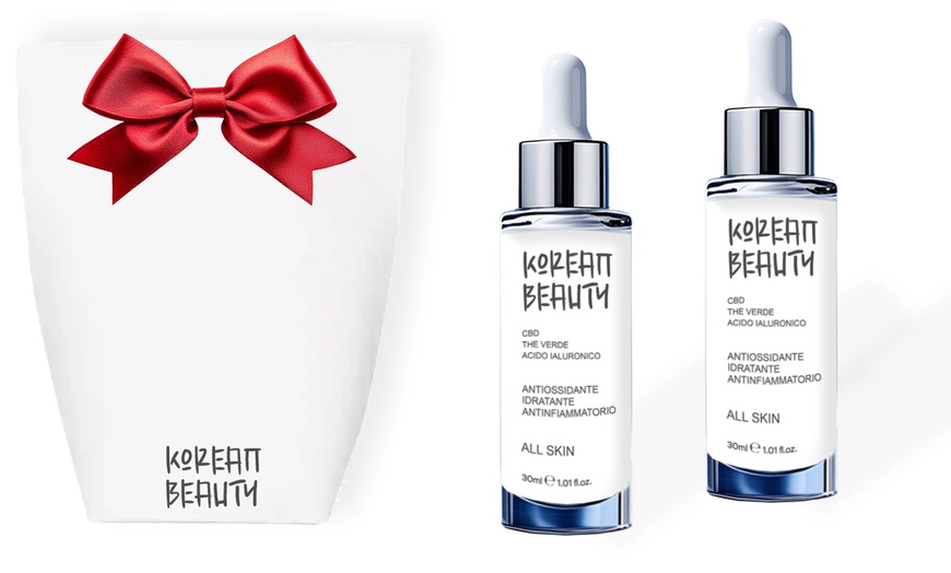 Image 1: 2 o 3 kits de sérum facial con CBD y bolsa de regalo de Korean Beauty