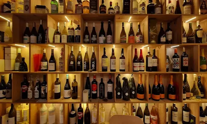 Cata de vinos para 2 o 4 personas con tablas de queso, jamón y hummus