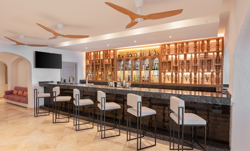Image 19: 5-Star All-Inclusive Beachfront Stay 