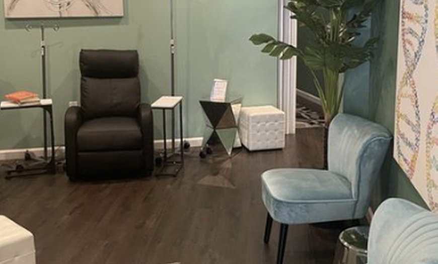 Image 2: Swedish w/ Reflexology or Hydration Facial OR Hydration w/Reflexology
