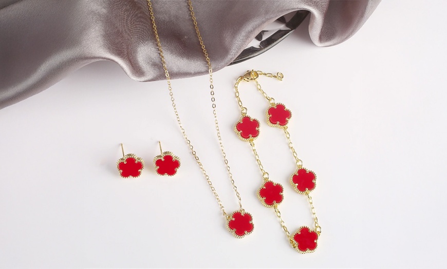 Image 15: Four-Leaf Clover Themed Jewellery Set 