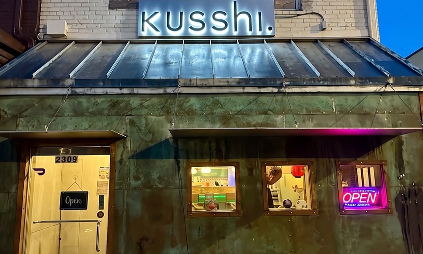 Image 2: Enjoy Kusshi Sushi at Georgetown - Glover Park