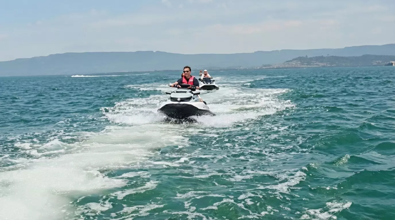 Jet Ski 45-Min (Solo Rider) or 2 People, 2 Jetskis No Licence Required