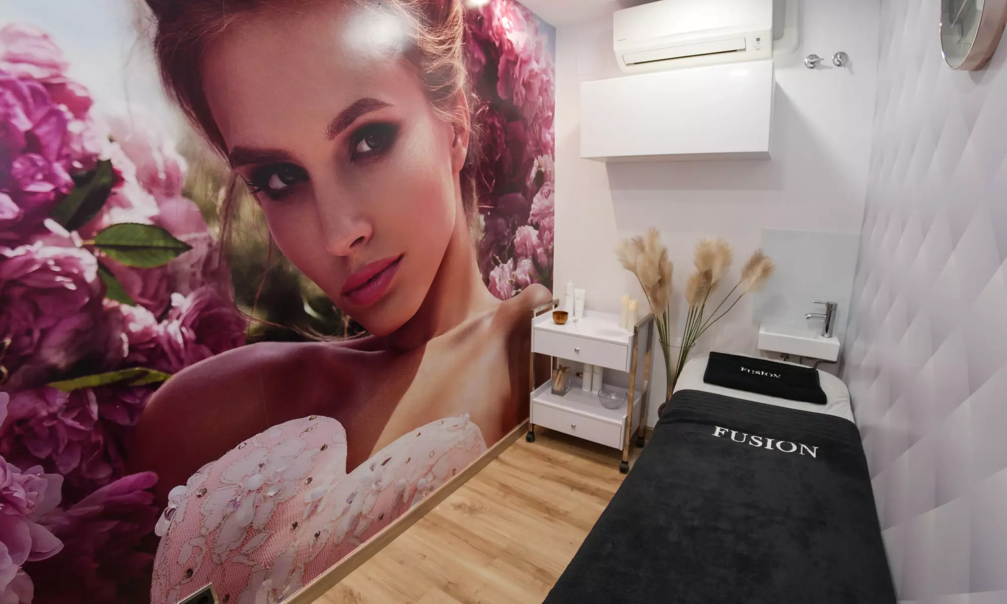 Tratamiento facial efecto lifting en Clínicas Láser Fusión Raimundo