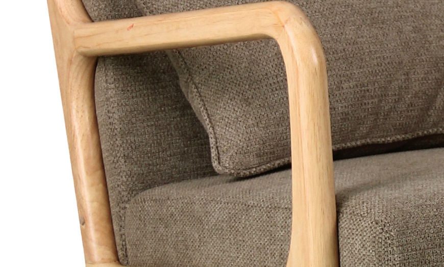 Image 17: Poltrona in tessuto e legno Zach Doosense