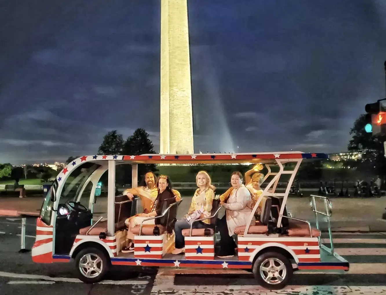 Explore Washington with Deluxe Cart Tour