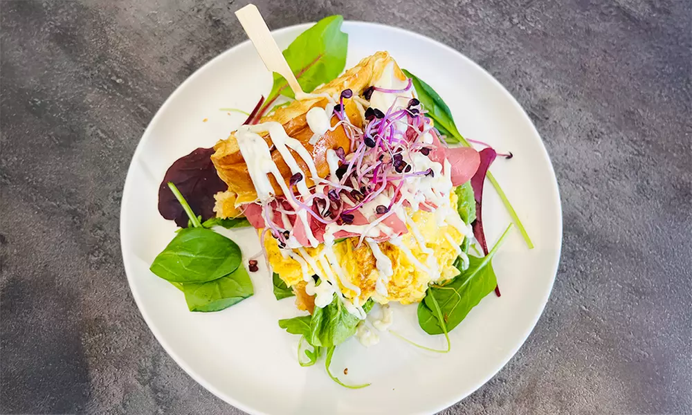 Egg-Drop-Sandwich nach Wahl inkl. Orangensaft oder Kaffee für 1 oder 2 Personen (bis zu 37% sparen) - Primary Image